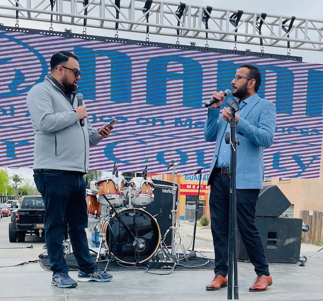 Ramon Sanchez, host of the ‘Destigmatize Podcast’ and World Bipolar Day 2025 MC, asked Dr. Naga Bodapati of Sunshine Behavioral Health Services questions after his presentation.